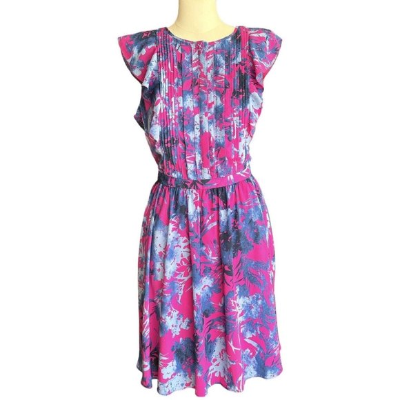 Banana Republic Dresses & Skirts - Banana Republic Round Neck Sleeveless Lined Dress Women's Sz 10